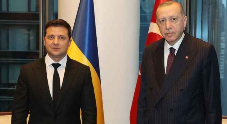 أردوغان بحث مع زيلينسكي إنشاء ممرات آمنة لتصدير الحبوب عبر البحر الأسود