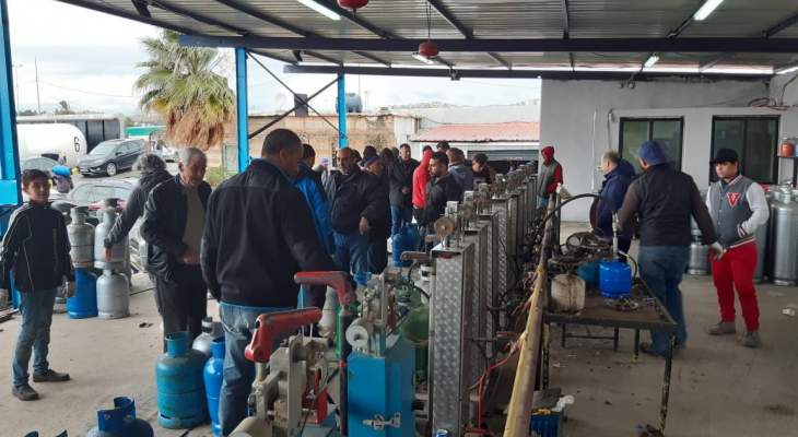 النشرة: مراكز تعبئة الغاز في صيدا تشهد زحمة منذ الصباح