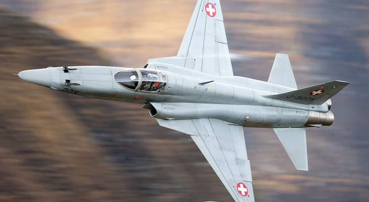 تحطم طائرة حربية سويسرية خلال رحلة تدريبية ونجاة قائدها