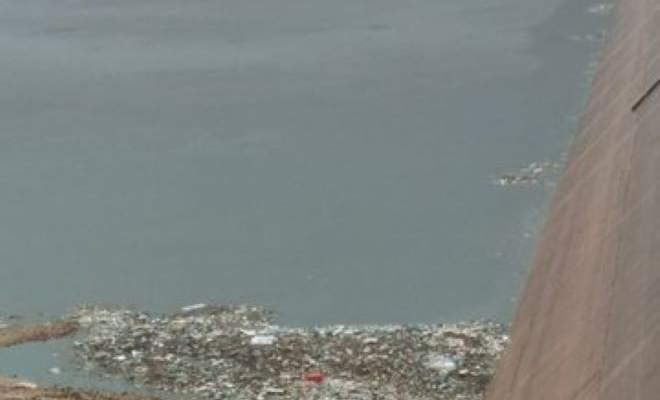 مصلحة الليطاني: اطنان من النفايات في بحيرة القرعون نتائج إهمال الجهات المعنية 
