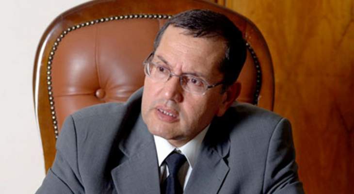 وزير الطاقة الجزائري يدعو للتوصل إلى اتفاق لاستقرار سعر النفط