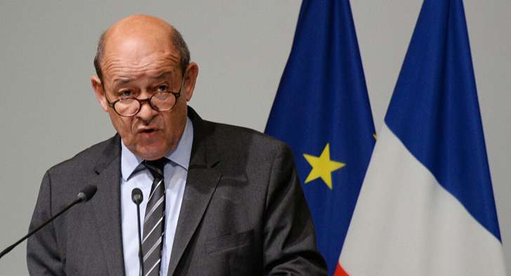 "فرانس 24": وزير خارجية فرنسا وصل إلى الجزائر لإحياء العلاقة بين البلدين