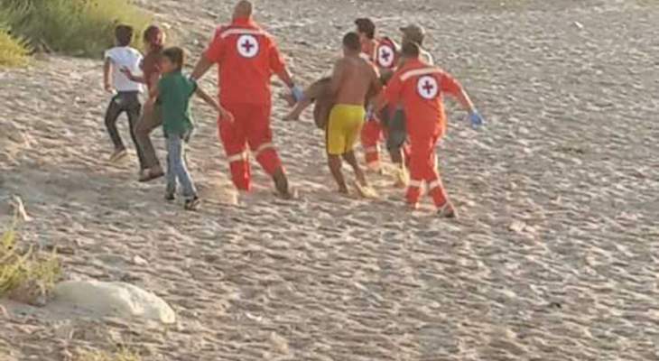 النشرة: غريق بالمسبح الشعبي لمدينة صيدا وفرق الاسعاف عملت على نقله للمستشفى 