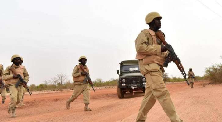 مقتل 8 عسكريين وإصابة 12 آخرين بهجوم في بوركينا فاسو