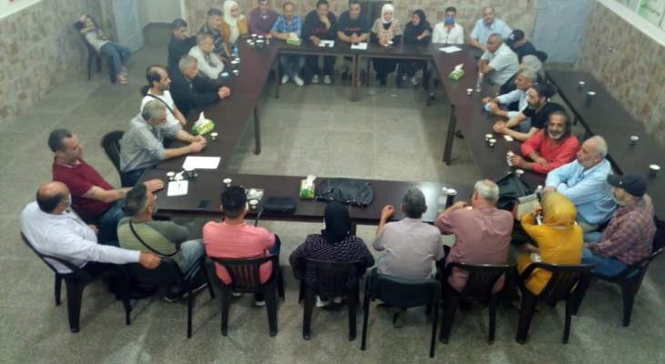 مهجرون فلسطينيون من سوريا بلبنان يعقدون جمعية عمومية:لتتحمل الأونروا مسؤولياتها