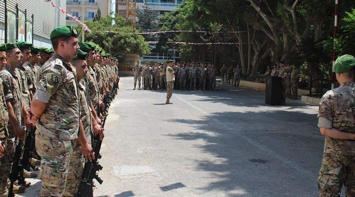 وفود من كبار ضباط قيادة الجيش قدموا التهاني للعسكريين لمناسبة عيد الجيش