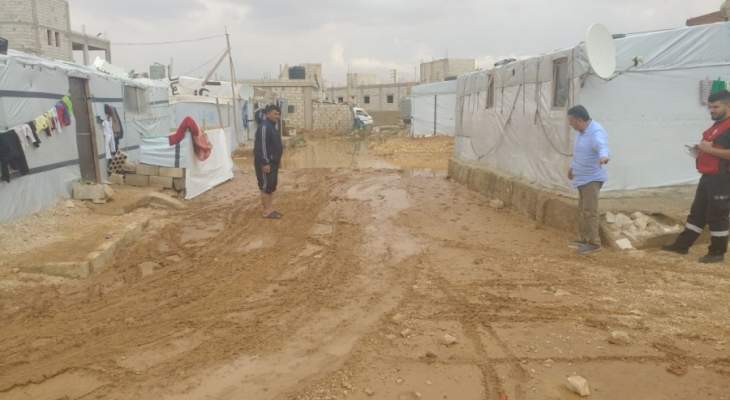 إجراء مسح لأضرار السيول في مخيمات النازحين في عرسال