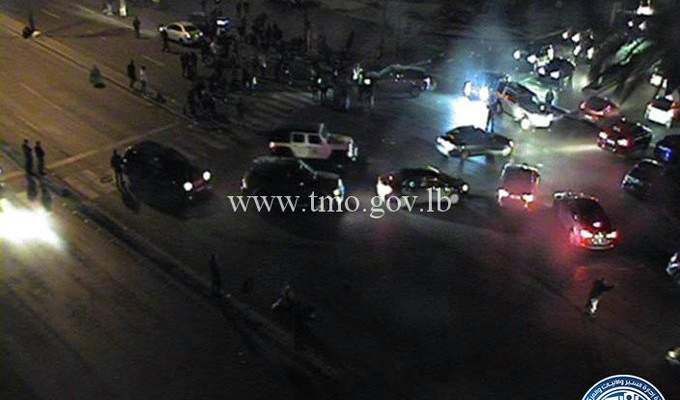 محتجون يقطعون جسر الرينغ بالاتجاهين تضامنا مع محتجي طرابلس