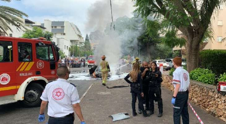 وسائل إعلام إسرائيلية: قتيل وجريح نتيجة انفجار سيارة مفخخة في هرتسليا شمال تل أبيب
