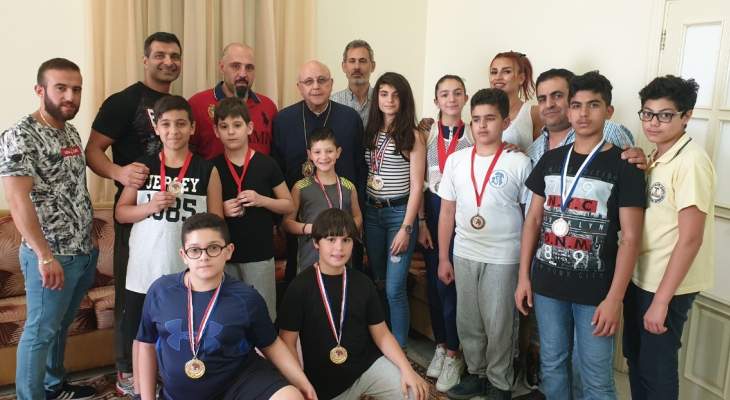 المطران درويش التقى أبطال لبنان في رياضة "كونغ فو ساندا"