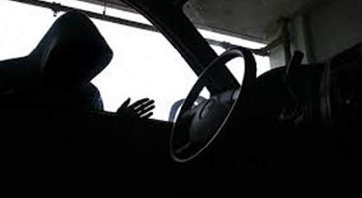ملثمون سرقوا سيارة أحد الاشخاص وهاتفه الخليوي في طرابلس