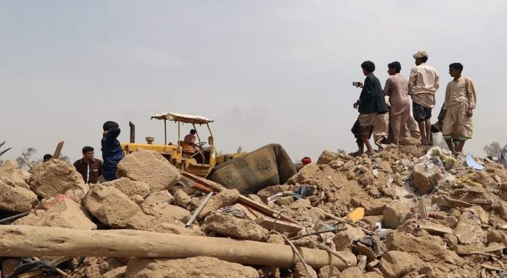 الجيش اليمني: طيران التحالف يقصف مخزن صواريخ ومواقع مدفعية للحوثيين