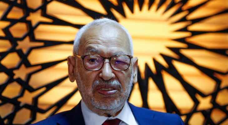 قاض تونسي يبقي الغنوشي زعيم حركة النهضة مطلق السراح ويؤجل محاكمته