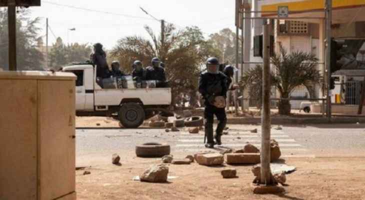وسائل إعلام: إطلاق نار كثيف في ثكنات عسكرية في بوركينا فاسو