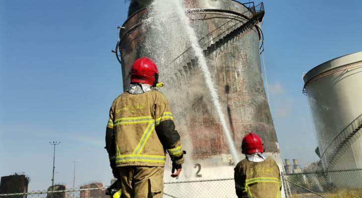 الدفاع المدني: نواصل العمل  للسيطرة على حريق الزهراني لعزل الخزان الذي اندلعت فيه النيران