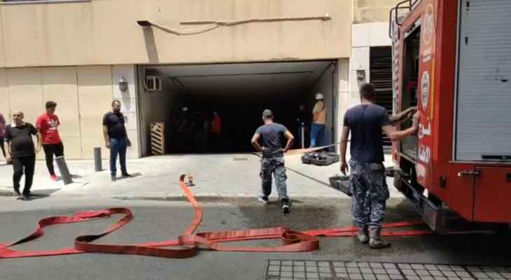 فوج إطفاء بيروت أخمد حريقا شب في مولدات كهربائية عائدة لأحد الفنادق بوسط بيروت