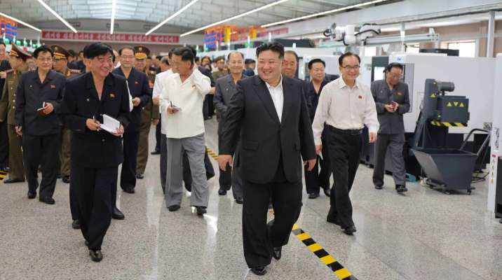 زعيم كوريا الشمالية زار مصانع للذخيرة والآلات: لتحديث الإنتاج بجميع الوحدات بالمجال الاقتصادي