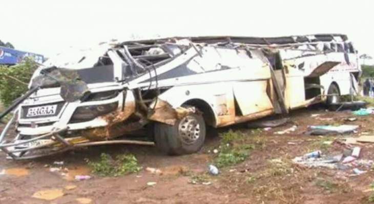 إرتفاع عدد قتلى حادث السير بين حافلة وجرار وشاحنة في أوغندا إلى 48