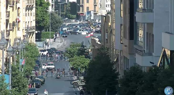 قطع السير داخل شارع ويغان باتجاه وسط بيروت من قبل بعض المحتجين