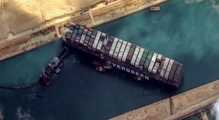 ذا هيل: حركة السفن العسكرية الأميركية قد تتأثر بتعطل حركة الملاحة بقناة السويس