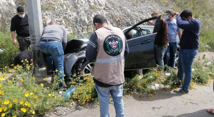 النشرة: جريح بحادث سير على أوتوستراد صيدا صور في محلة عدلون
