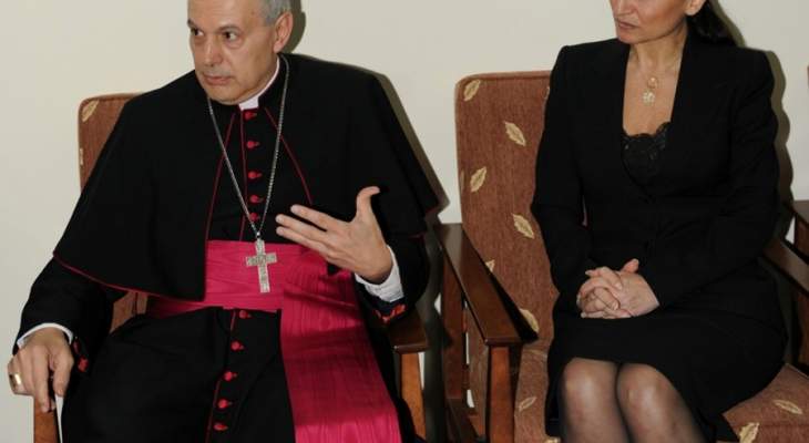 كاتشيا استقبل في مقر السفارة البابوية ميريام سكاف