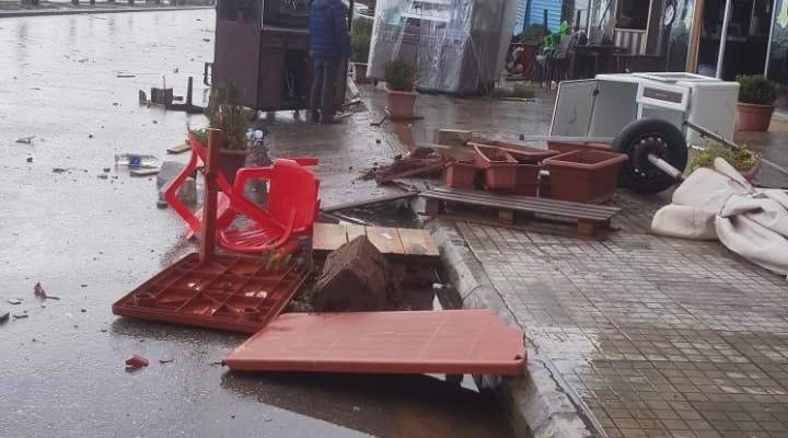 &quot;ميني تورنيدو&quot; في بحر صيدا وأضرار بالممتلكات في شارع رياض الصلح بسبب العاصفة