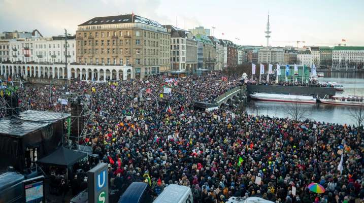 نحو 250 ألف شخص تظاهروا ضد حزب يميني متطرف في ألمانيا