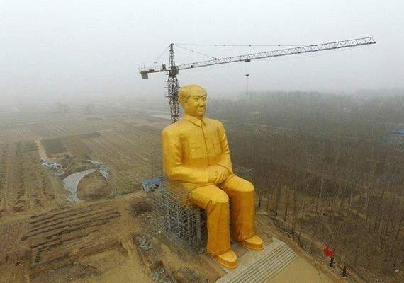 تمثال من الذهب للرئيس الصيني الأسبق
