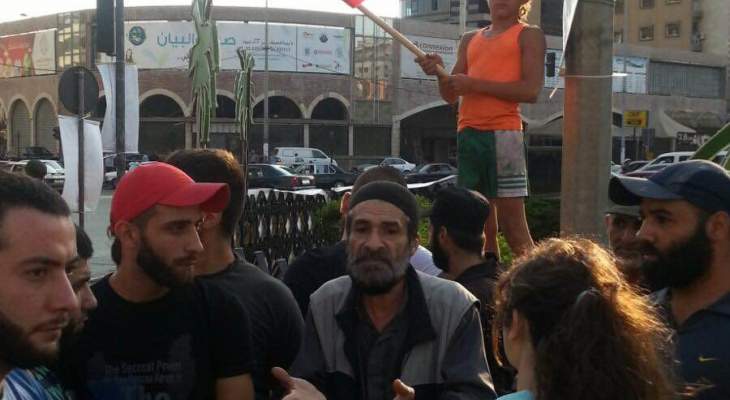 النشرة:عدد من شبان طرابلس نفذوا اعتصاما احتجاجاعلى ارتفاع نسبة البطالة