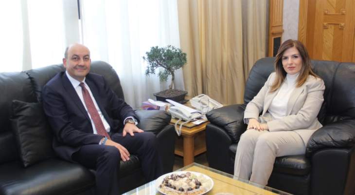 وزيرة العمل بحثت مع سفير تركيا وجردات سبل التعاون