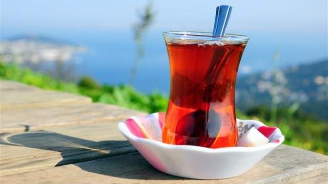 الشاي يقلص خطر الإصابة بالخرف