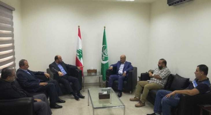 حمود عرض العلاقات اللبنانية الفلسطينية مع وفد من حركة حماس