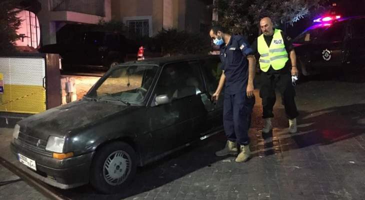 حملة لشرطة بلدية عمشيت لإزالة السيارات المركونة أمام محطات الوقود