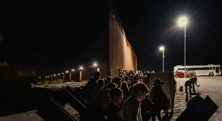 السلطات المكسيكية: العثور على أكثر من 150 مهاجراً من أميركا الوسطى تركوا في شاحنة بمنطقة مقطوعة