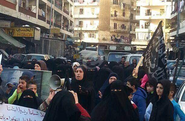 عائلات الموقوفين الاسلاميين نظمت تظاهرة في شوارع التبانة بطرابلس