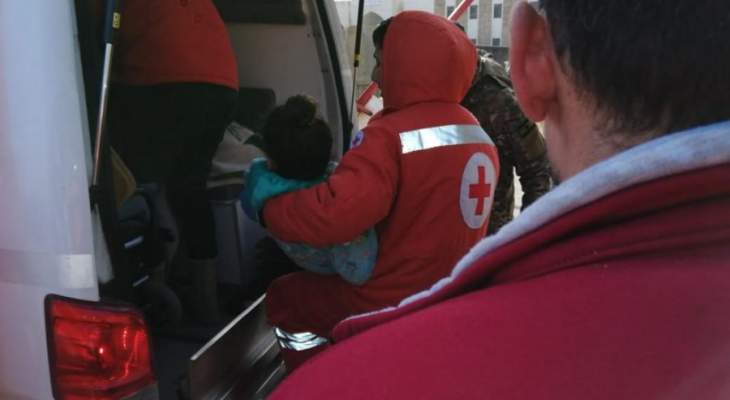 انقاذ الصليب الاحمر والجيش 13 حالة مرضية من بلدة السماقية عكار