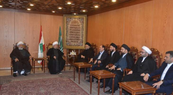 عبد الأمير قبلان يستقبل رئيس الوقف الشيعي العراقي 