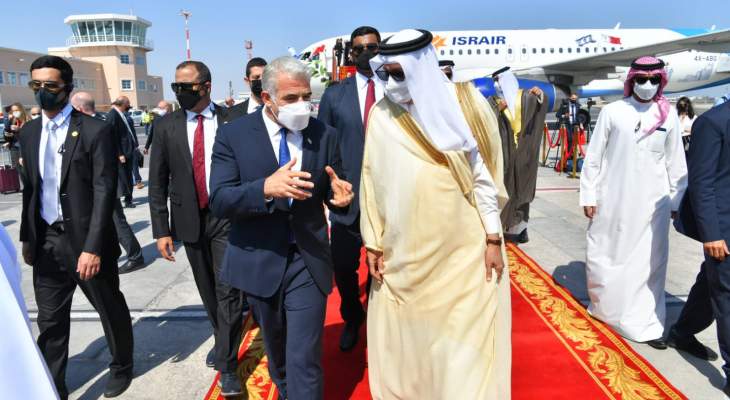 وزير الخارجية الإسرائيلي يصل البحرين لافتتاح سفارة إسرائيل في المنامة