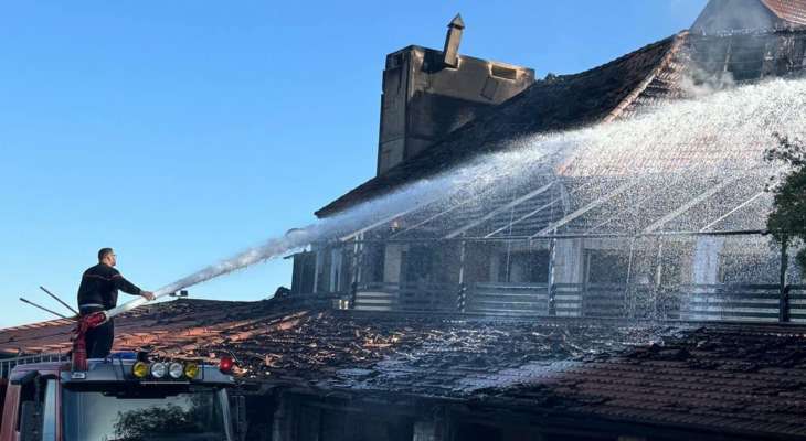 حريق كبير اندلع في أحد المطاعم بالقرب من مزار مار شربل في عنايا واقتصرت الاضرار على الماديات