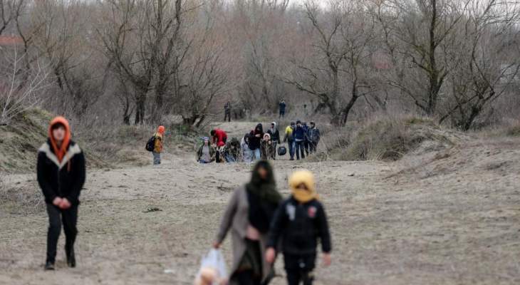 AFP: وصول دفعات جديدة من اللاجئين الى الحدود التركية اليونانية