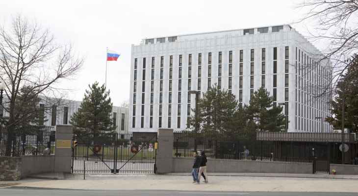 السفارة الروسية في أميركا: واشنطن تغض النظر عن أن كييف لم تعد تخفي أعمالها الإرهابية