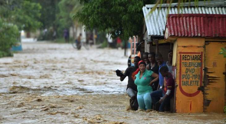 انقاذ المئات في نورث كارولاينا بالطائرات والقوارب بسبب الإعصار ماثيو