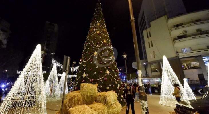 إضاءة شجرة الميلاد في ساحة ساسين