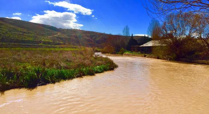 ارتفاع ملحوظ في منسوب نهر العاصي بسبب غزارة الامطار