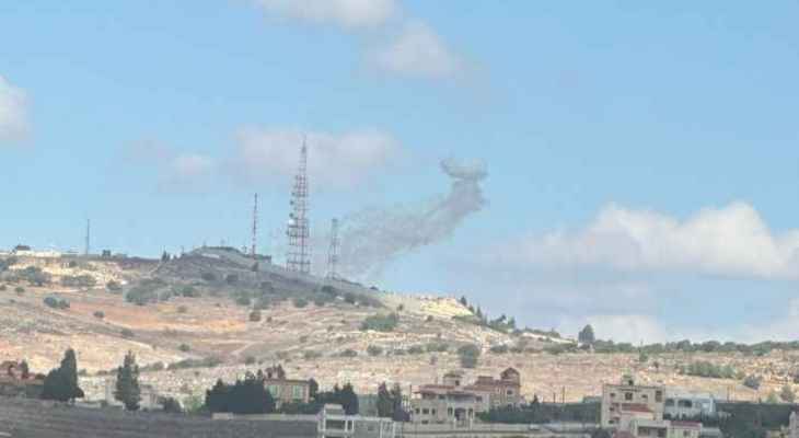 مسيرة إسرائيلية أطلقت 3 صواريخ على ملعب لكرة القدم في حولا وصاروخان استهدفا منزلا وسيارة لم ينفجرا