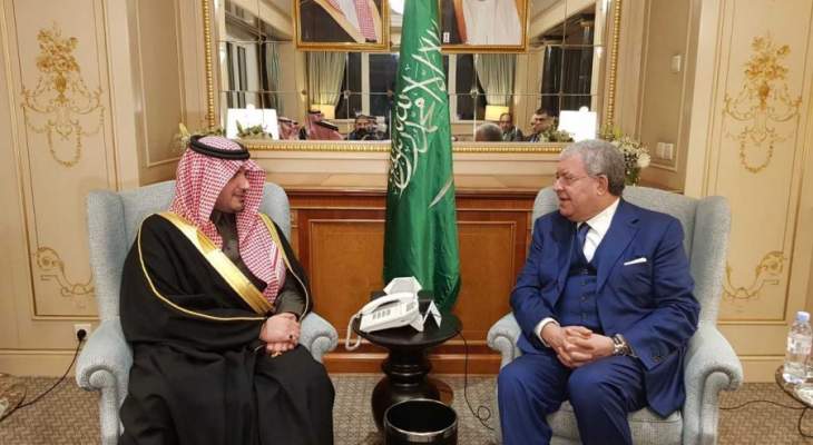 المشنوق التقى نظيره السعودي: مرتاحون لعودة الصفاء للعلاقة بين البلدين