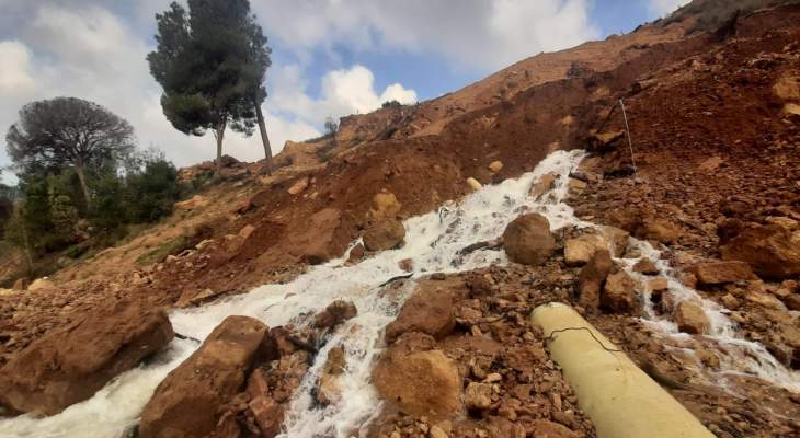 مؤسسة مياه بيروت: إنهيارات بالتربة عطلت جر المياه من الديشونية وبدأنا التصليح