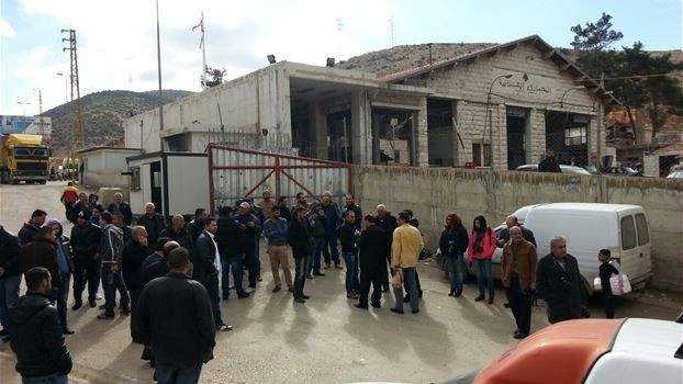 &quot;النشرة&quot;: الجيش يعيد فتح طريق المصنع على الحدود اللبنانية- السورية