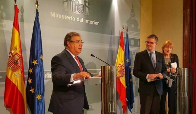 وزير الداخلية الإسباني: اعتقال 3 أشخاص على خلفية الاشتباكات بكتالونيا
